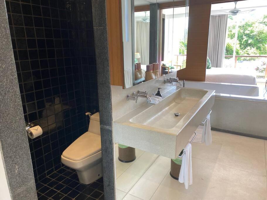 Beachfront 2 Bedroom Luxury Condo Chava Surin ภายนอก รูปภาพ